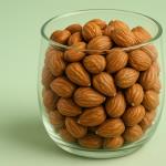 Rezept für Haselnussmilch, die Sie selbst zubereiten können